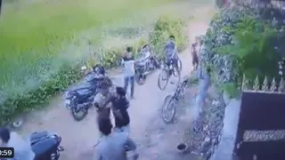 Lucknow Cop Slaps Man On Road, Gets Slapped Back; Viral Video Divides Internet